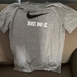 Nike Men's Heather Gray 'Just Do It' Tee